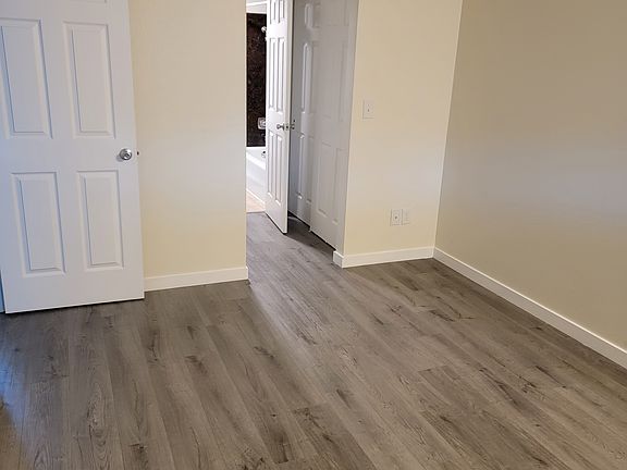 5th image of 2415 Grand Ave #2