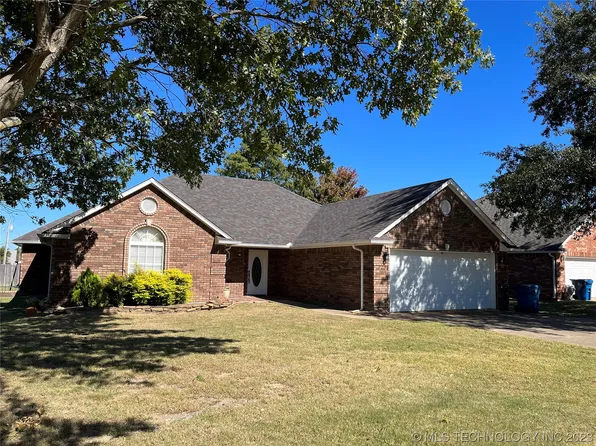 1109 E Douglas Ave, McAlester, OK 74501
