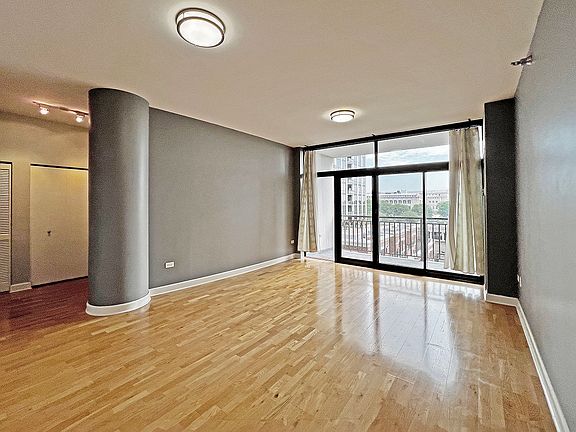 5th image of 1322 S Prairie Ave Unit 608