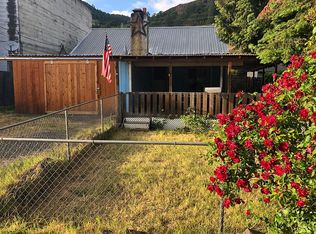 112 E Humboldt St, Bingen, WA 98605