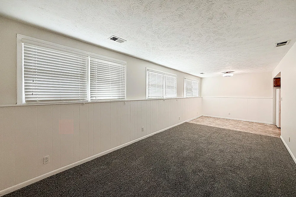 2 bed, 1000 sqft, $990 — Photo 3