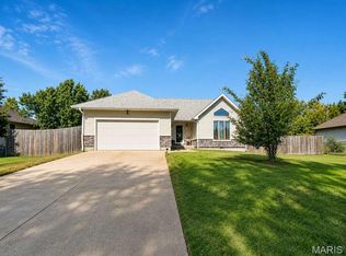 1401 Woodspice Trl, Lebanon, MO 65536