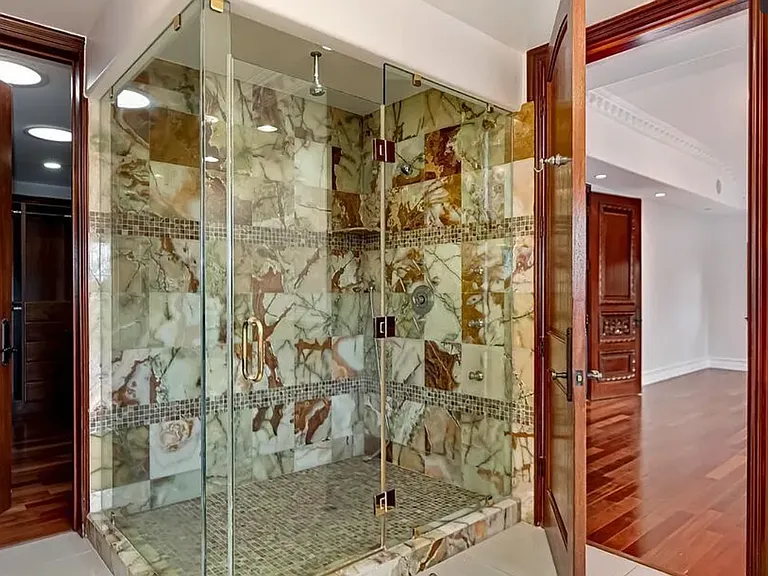 332 S Almont Dr — Photo 16