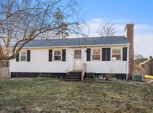 4 Meadow Ln, Palmer, MA 01069