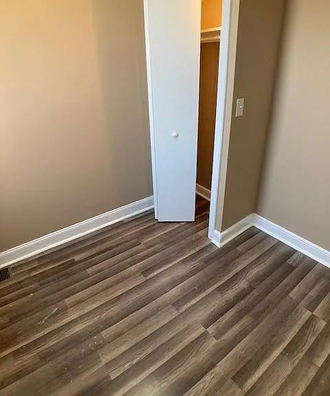 207 E Cambria St — Photo 33