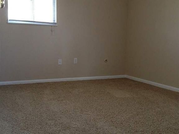 5th image of 2301 Southlea Dr