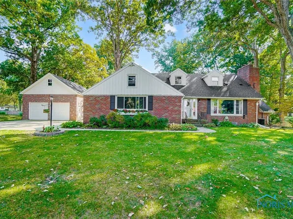 516 Brookside Dr, Swanton, OH 43558