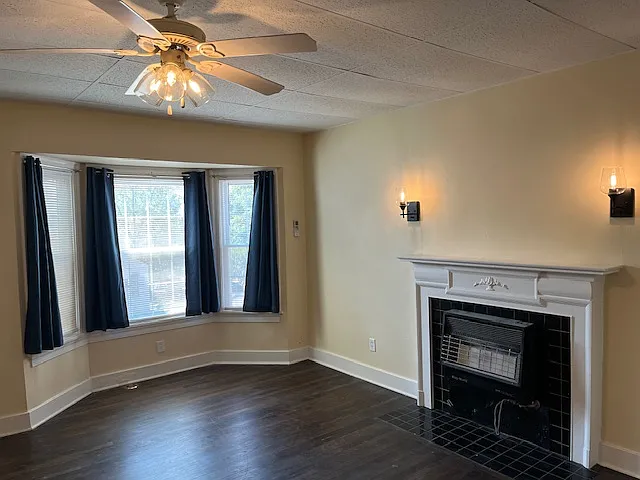 Living Room shows Bay Windows