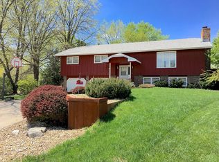 1415 Beechwood Ter, Manhattan, KS 66502