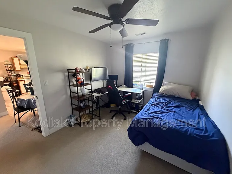 83 E 550 N — Photo 11