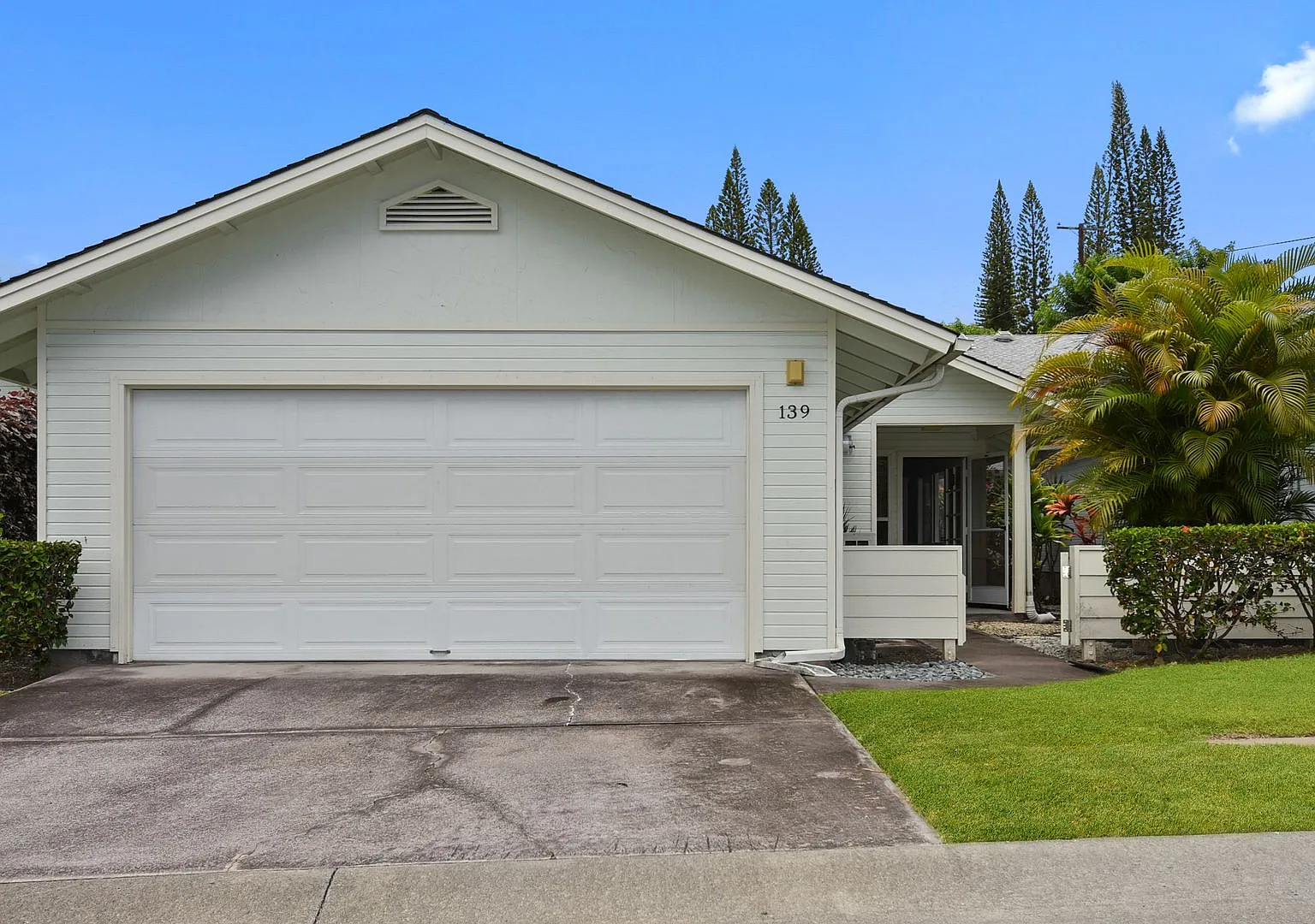 Pines II 2 Bedroom 2 Bath Unfurnished Rental — Photo 1