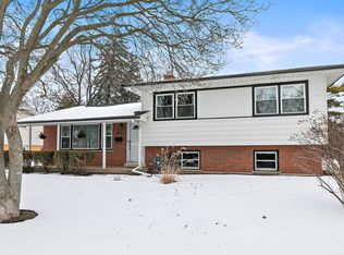 925 S Chestnut Ave, Arlington Heights, IL 60005