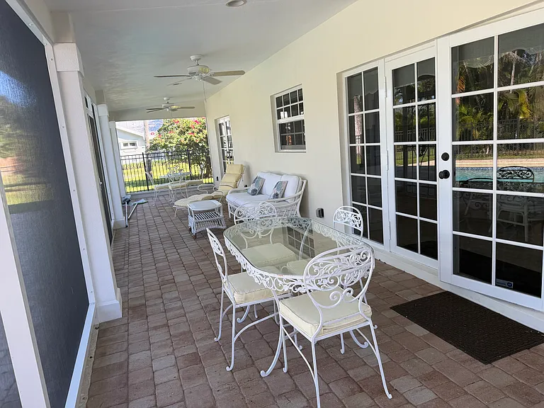 555 Camelia Ln — Photo 12