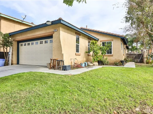 2221 Tinder Ct, Perris, CA 92571