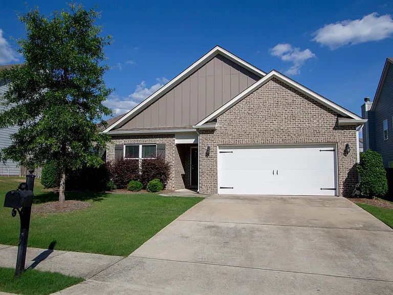 1068 Aronimink Dr — Photo 1