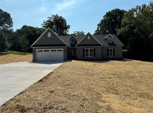 192 Country Ln, King, NC 27021