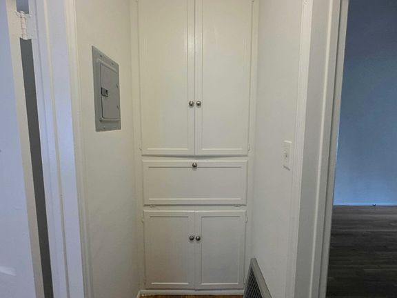 5th image of 328 N Louise St APT 3