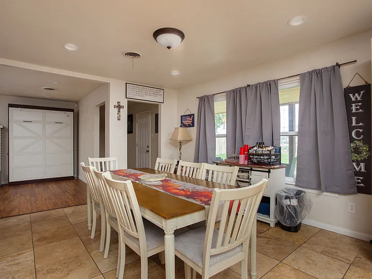 1815 S Eastern St #1 — Photo 4