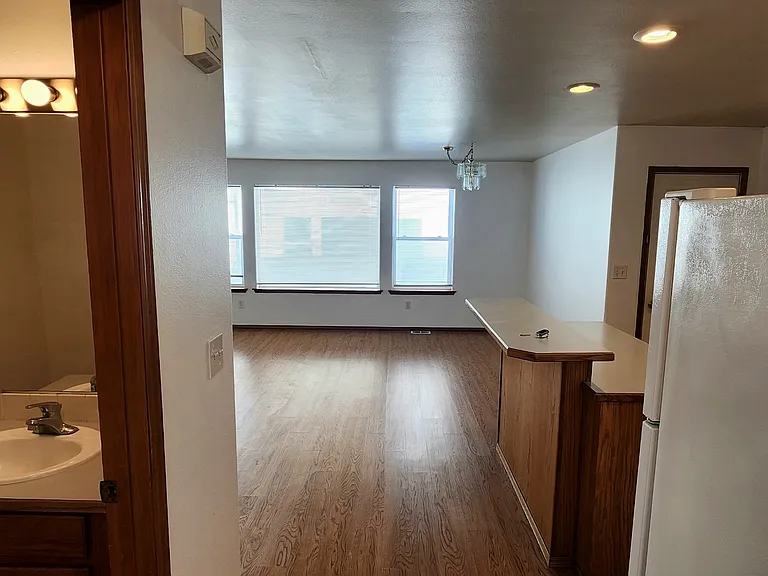 1326 S Skyline Dr — Photo 5