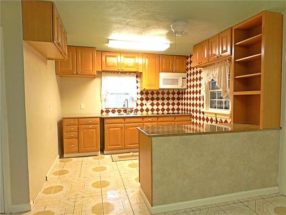 2nd image of 1601 Donna Dr