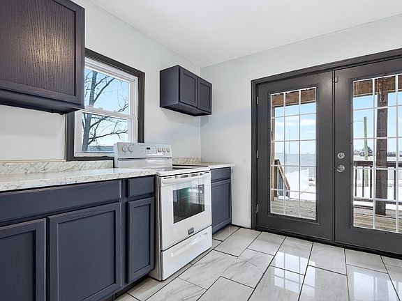 2nd image of 530 Hammel St #1