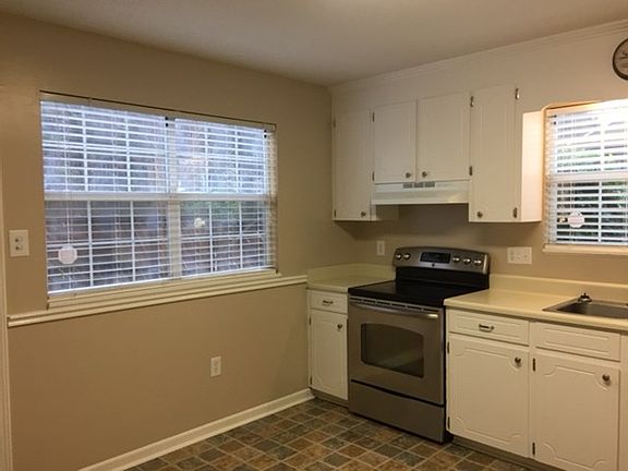 4th image of 107 Country Village Ct