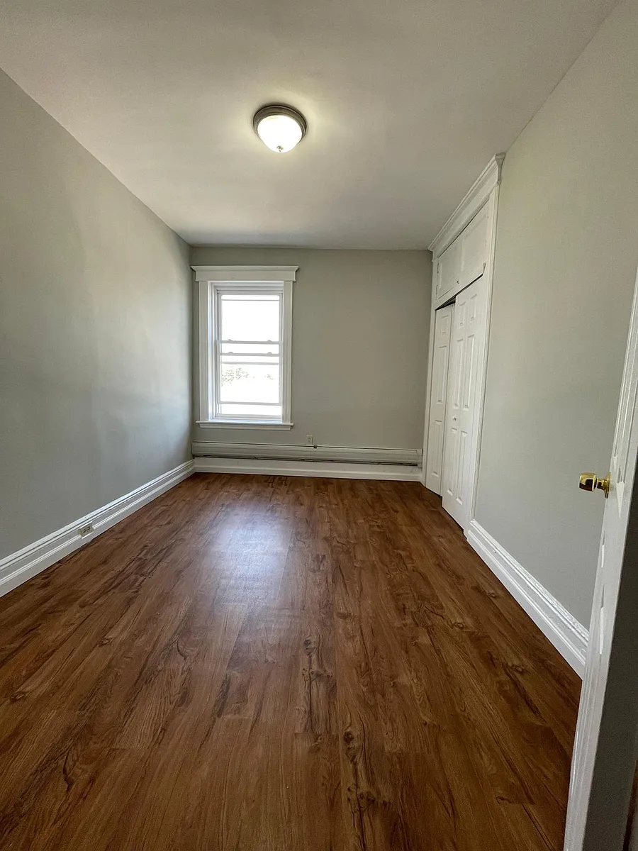 Building Photo - 115 Brown Pl #8