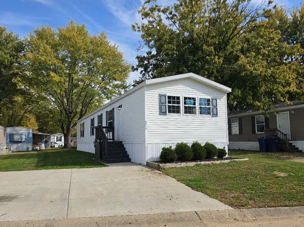2113 Southwood St, Greenwood, IN 46143