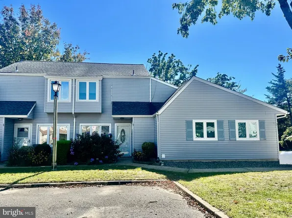 5 S Seas Ct, Barnegat, NJ 08005