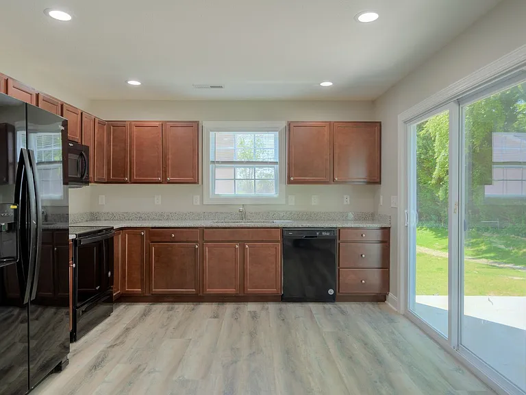 495 Pin Oak Dr NW — Photo 10