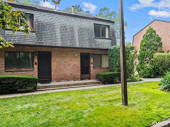 4th image of 38 Trafford Street #8