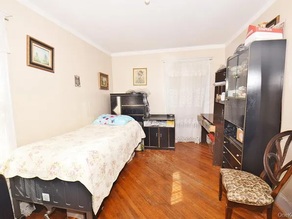 83-28 Abingdon Road image 13 of 34