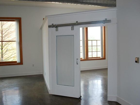 4th image of 2502 Live Oak St APT 0118