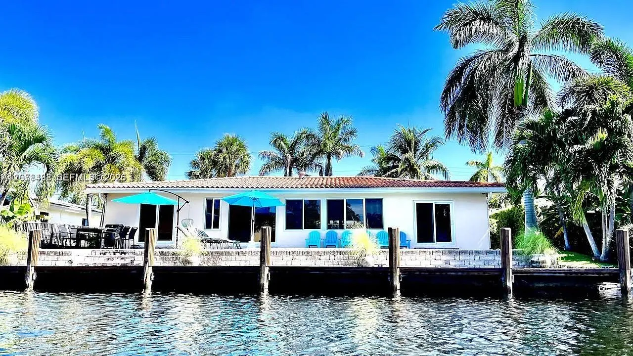 Pompano Isles Sec — Photo 2