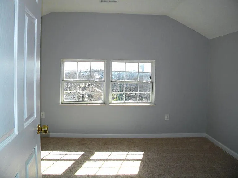 1305 Moses Ave — Photo 11
