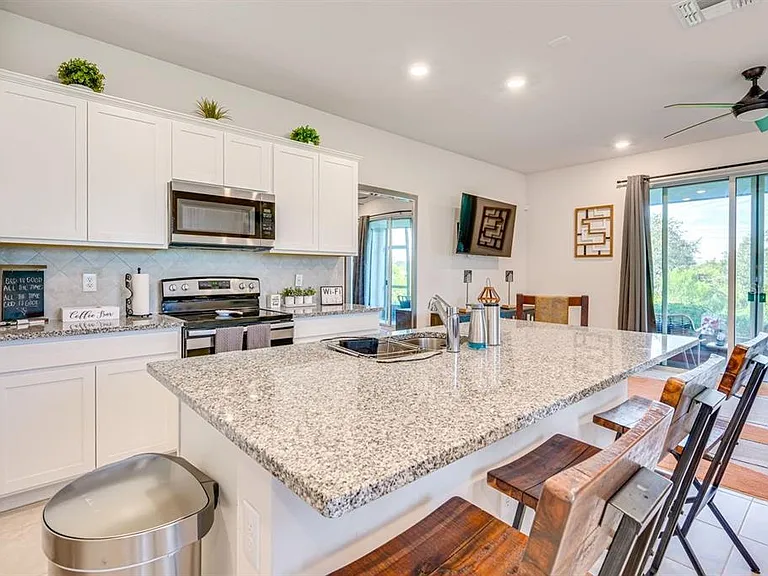 5443 Elmview Xing — Photo 8
