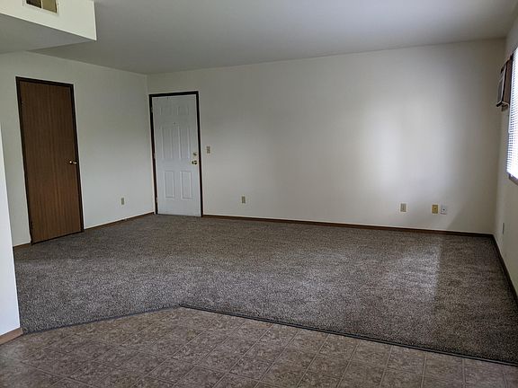 5th image of 1601 W Stonehenge Dr #5