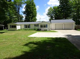 5860 Six Mile Lake Rd, East Jordan, MI 49727