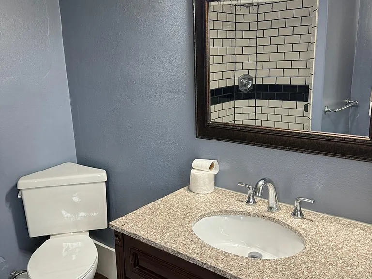 1819 W 1st Ave #3 — Photo 5