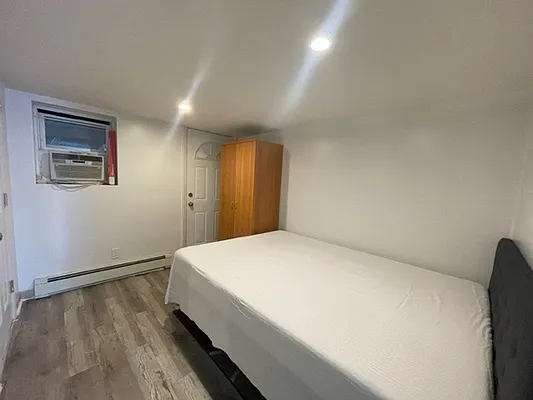 Rented by URBAN UTOPIA REALTY LLC | media 7