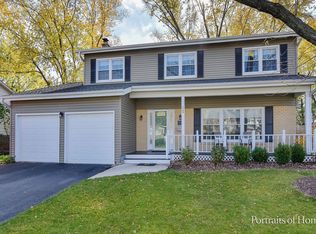 17 W Hintz Rd, Arlington Heights, IL 60004