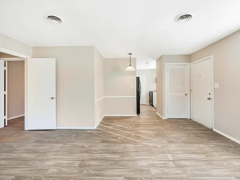 2146 Cockran St SW #C2146 — Photo 12