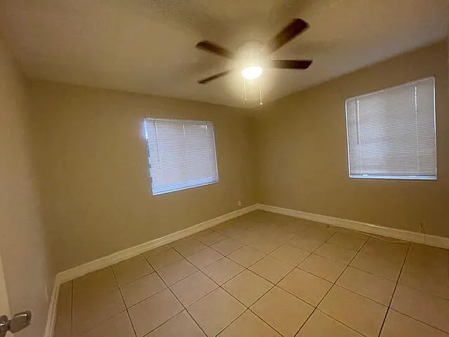 400 Metcalf Ct — Photo 30