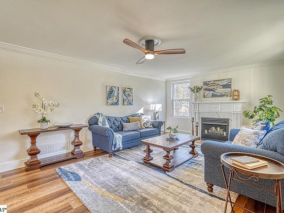 3rd image of 601 Bear Dr