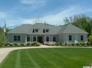 10279 Christina Dr, Willoughby, OH 44094