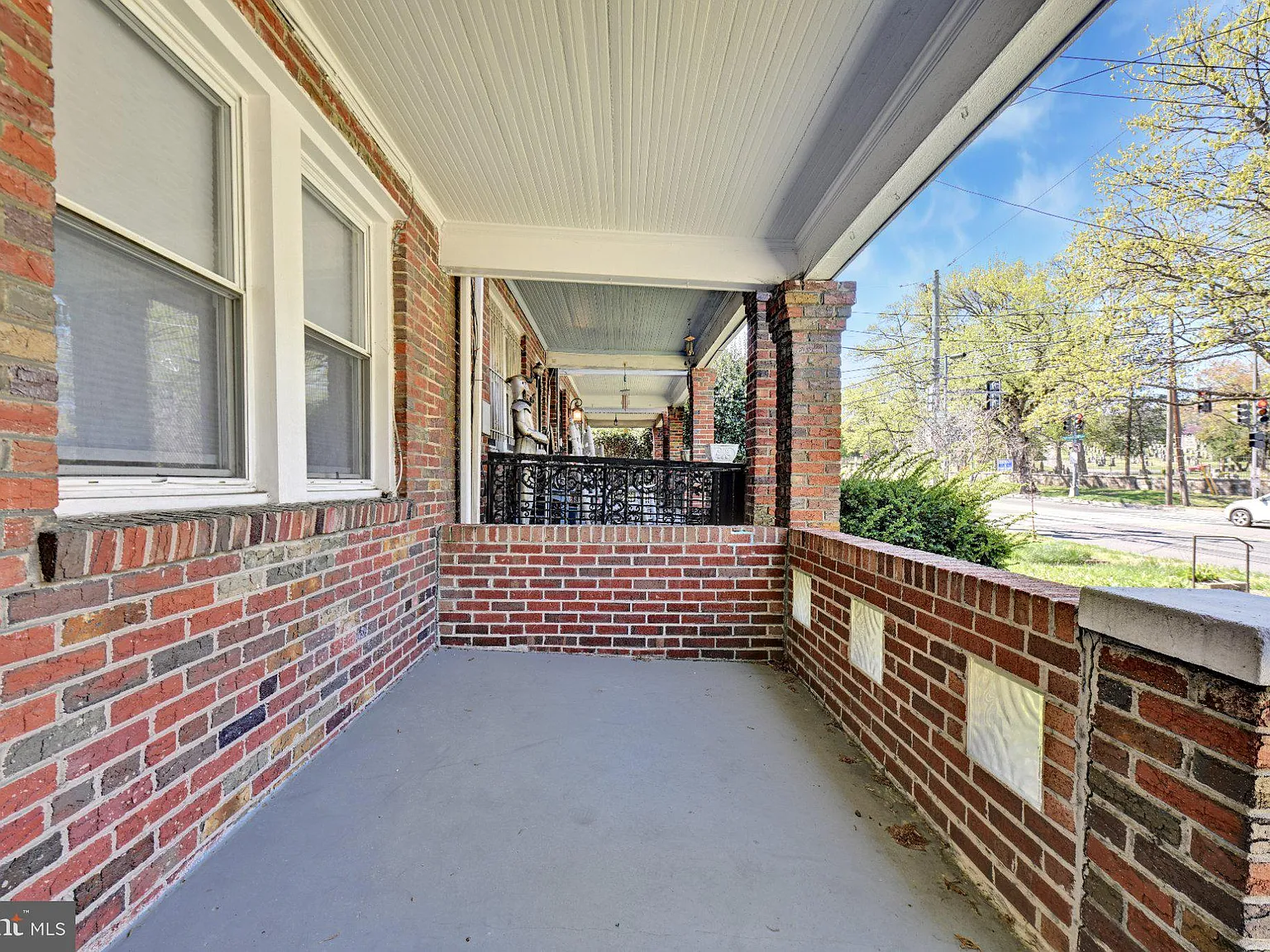 3 bed, 1.5 bath, 1536 sqft, $2,975 — Photo 2