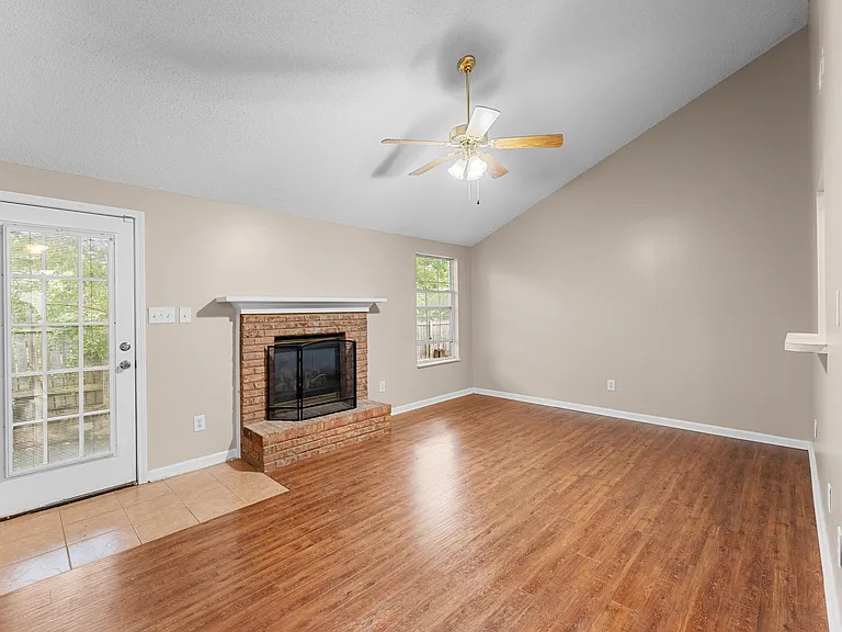 346 Hawthorne Oaks Way — Photo 7