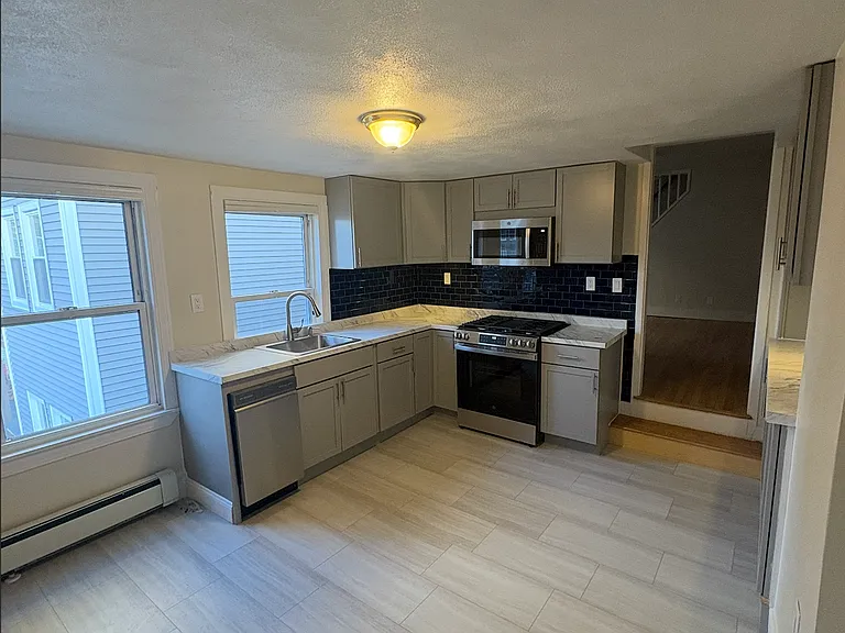 67 Oak St #2 — Photo 31