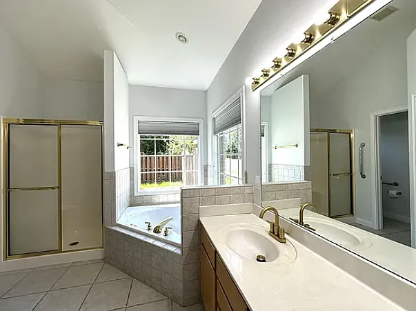 3802 E Regents Cir — Photo 8