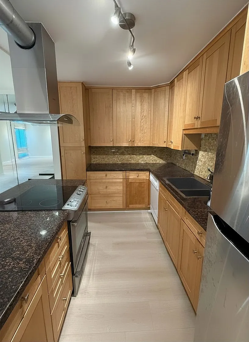 3 bed, 1252 sqft, $4,600 — Photo 3